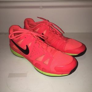 Nike Men’s Air Vapor Advantage Tennis Shoe